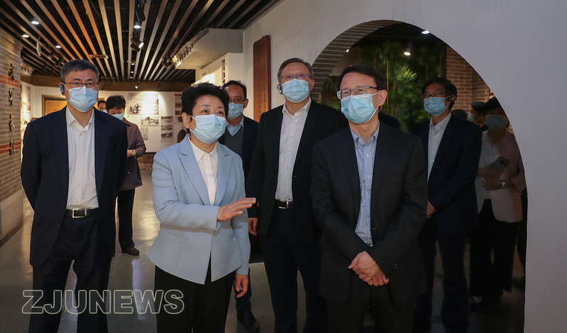 省政协主席黄莉新到浙江大学专题调研重大科技创新平台载体建设情况