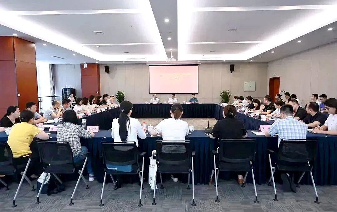 杭州市滨江区年轻干部走进浙江大学培训学习
