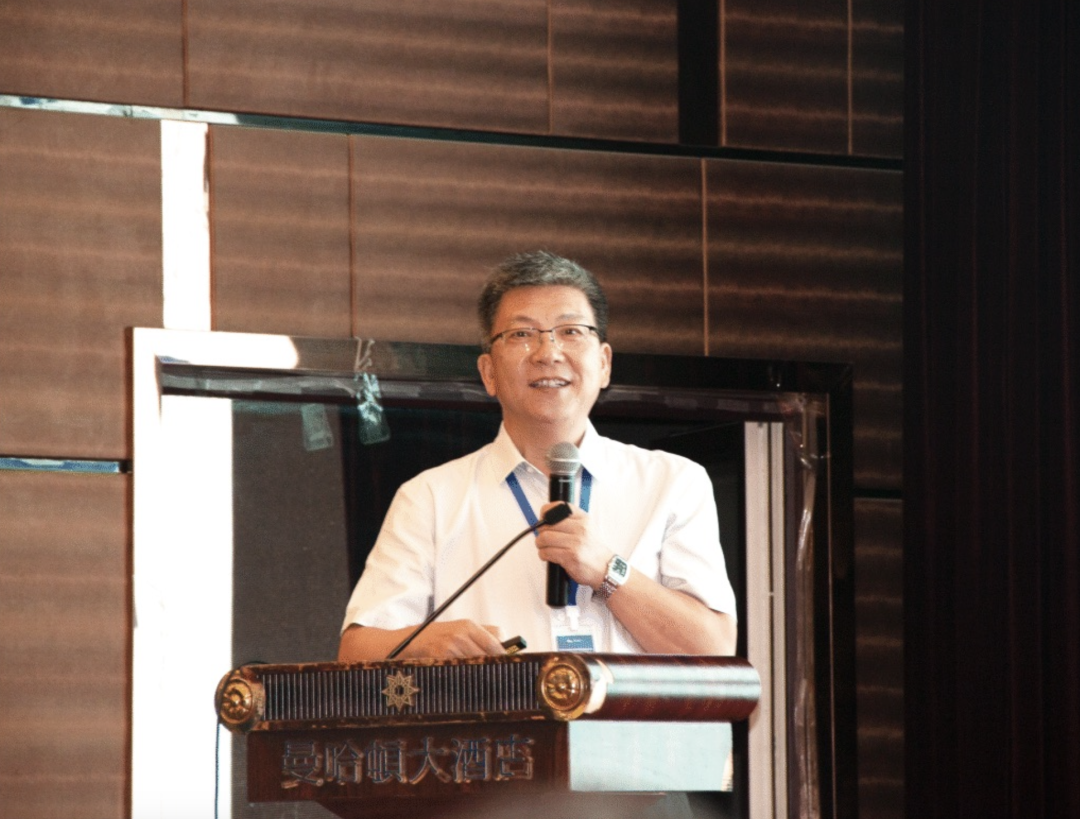 我院刘继荣院长作题为“以规立行，以质取信，推进教育培训业务行稳致远”的报告